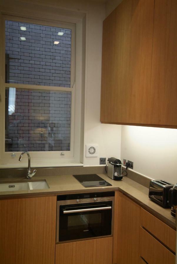 Chelsea: Exceptional 1Br W/Views Of The River Thames & Battersea Park Appartamento Londra Esterno foto