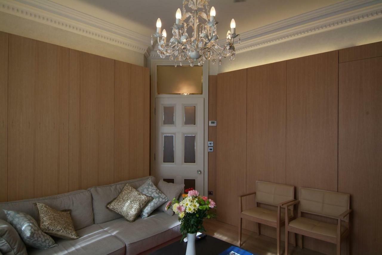 Chelsea: Exceptional 1Br W/Views Of The River Thames & Battersea Park Appartamento Londra Esterno foto